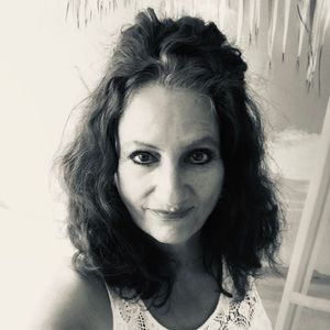 Meet your Posher, Bobbi